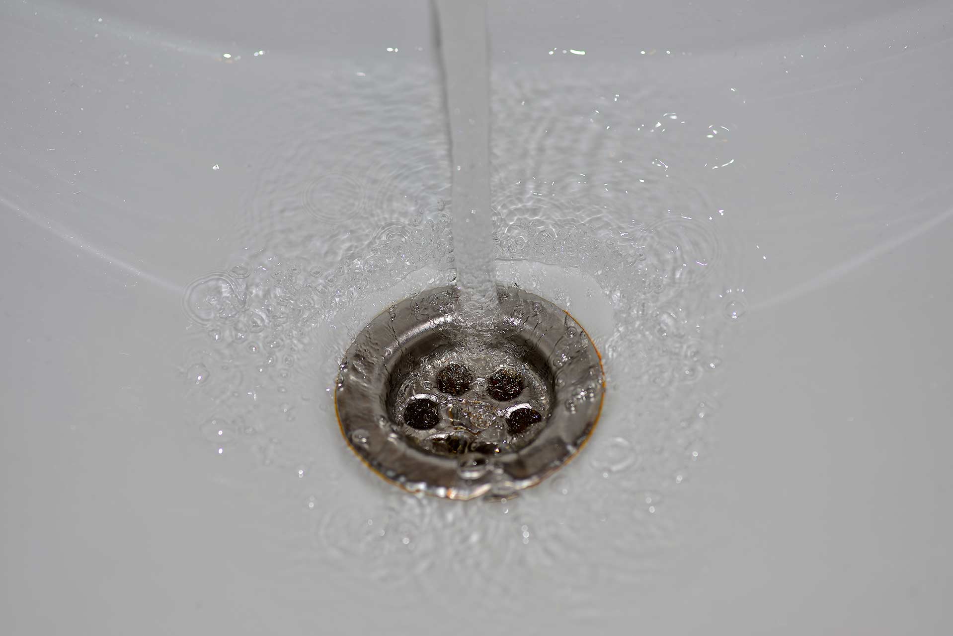 A2B Drains provides services to unblock blocked sinks and drains for properties in Erith.